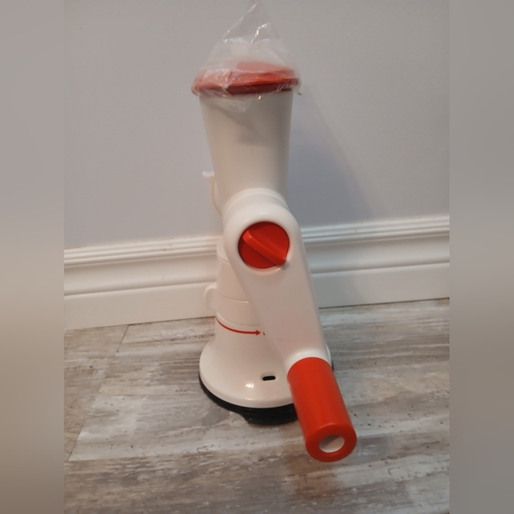 Tupperware Fusionmaster Sorbet Maker NEW with Base system - Picture 5 of 11